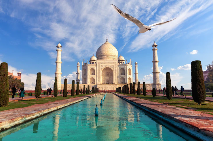 How to Travel from Delhi to Agra by Car, Train, and Bus?