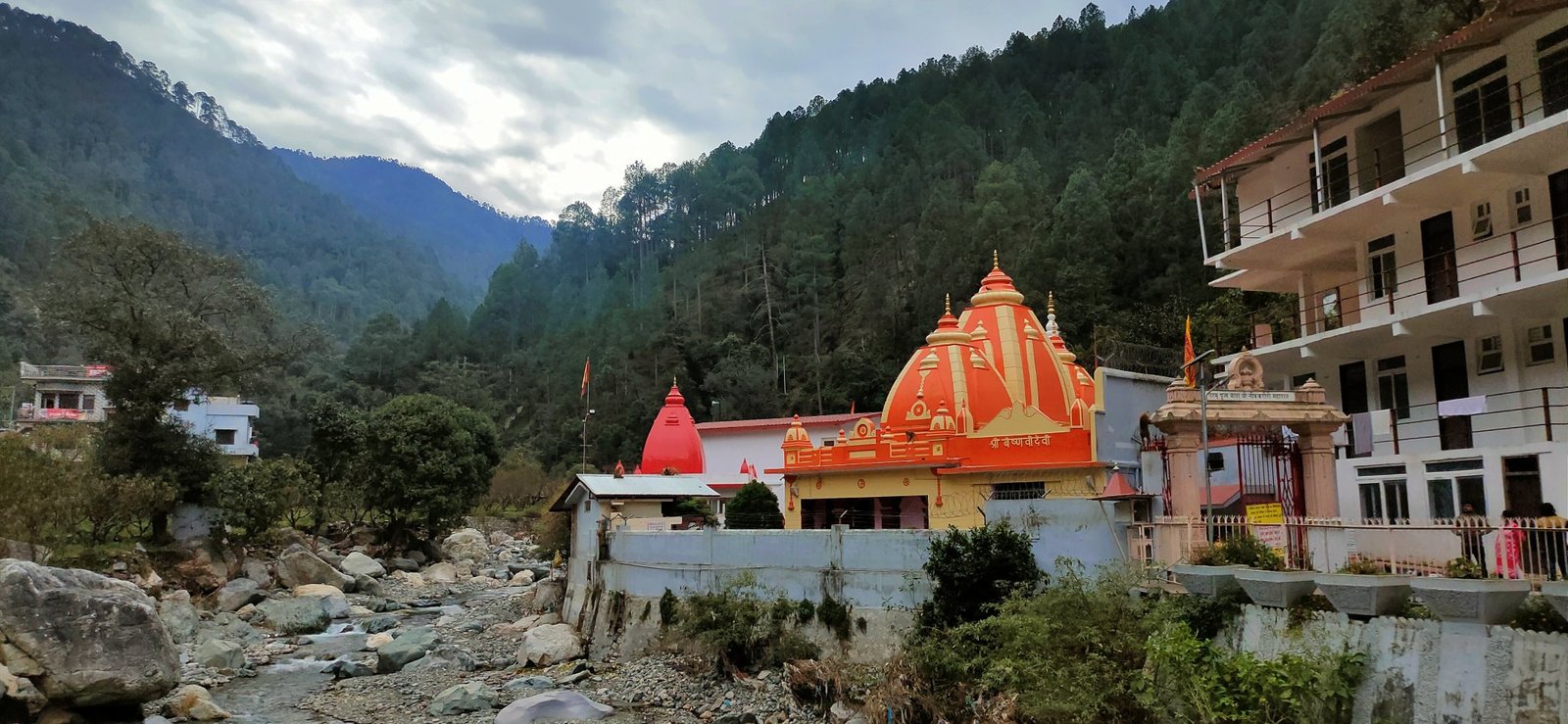 Kainchi Dham, Nainital: How to Reach, Best Time, Hotel contact number