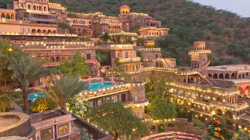 13 Tourist Places near Jaipur within 150 Kms