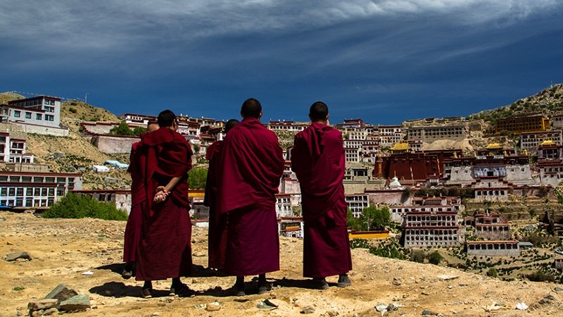 How to Explore Nepal Bhutan Tibet Tour Packages at Same Time
